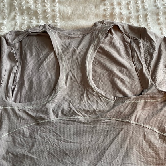 Lulu lemon t shirt - Picture 4 of 4